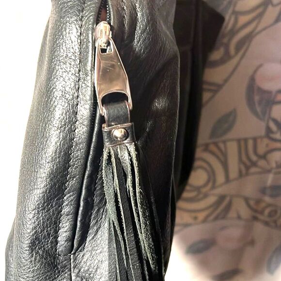 B Makowsky Black Leather Hobo Bag with Fringe Side Zips - EUC - Picture 4 of 8